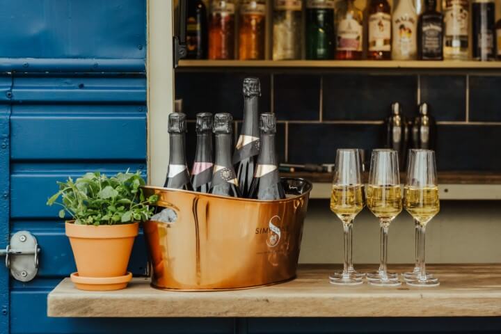 Simpsons sparkling brut set up on the Tipsy vintage horse box bar